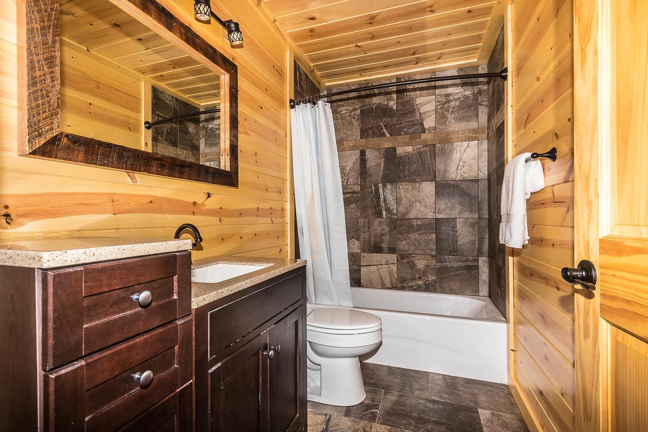 Hocking Hills Cabins & Resort Foxfire Logan Eksteriør bilde
