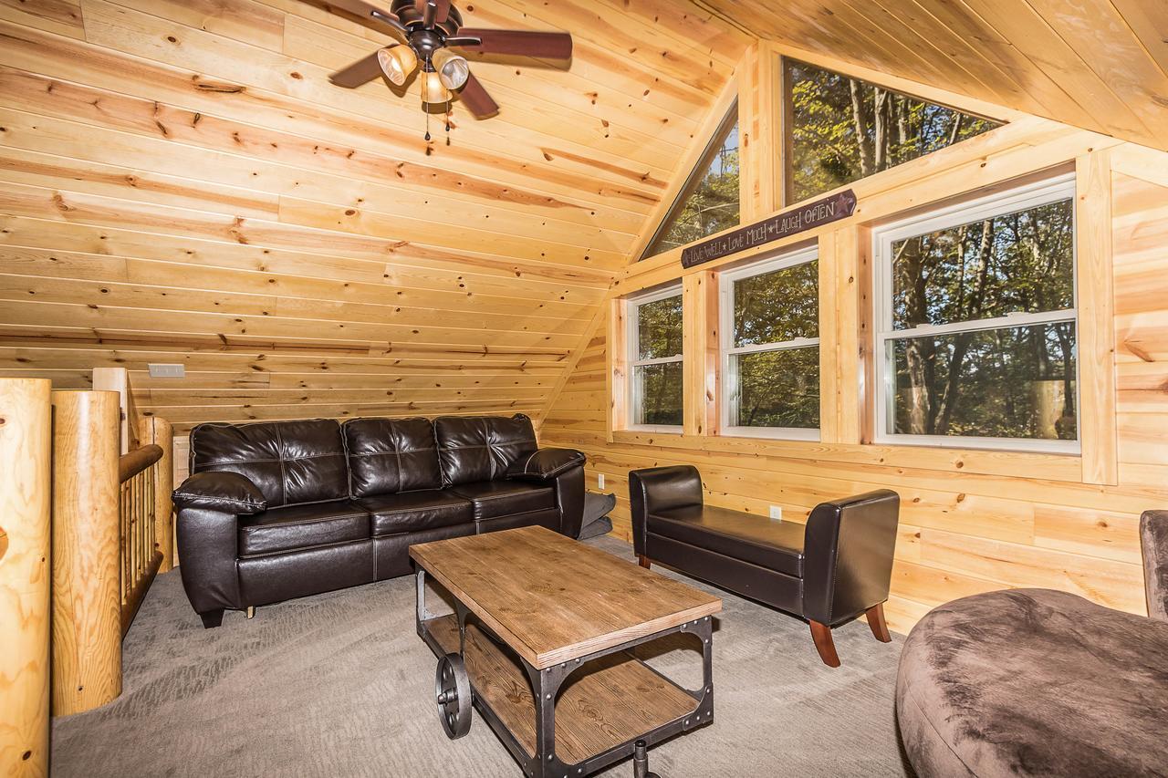 Hocking Hills Cabins & Resort Foxfire Logan Eksteriør bilde